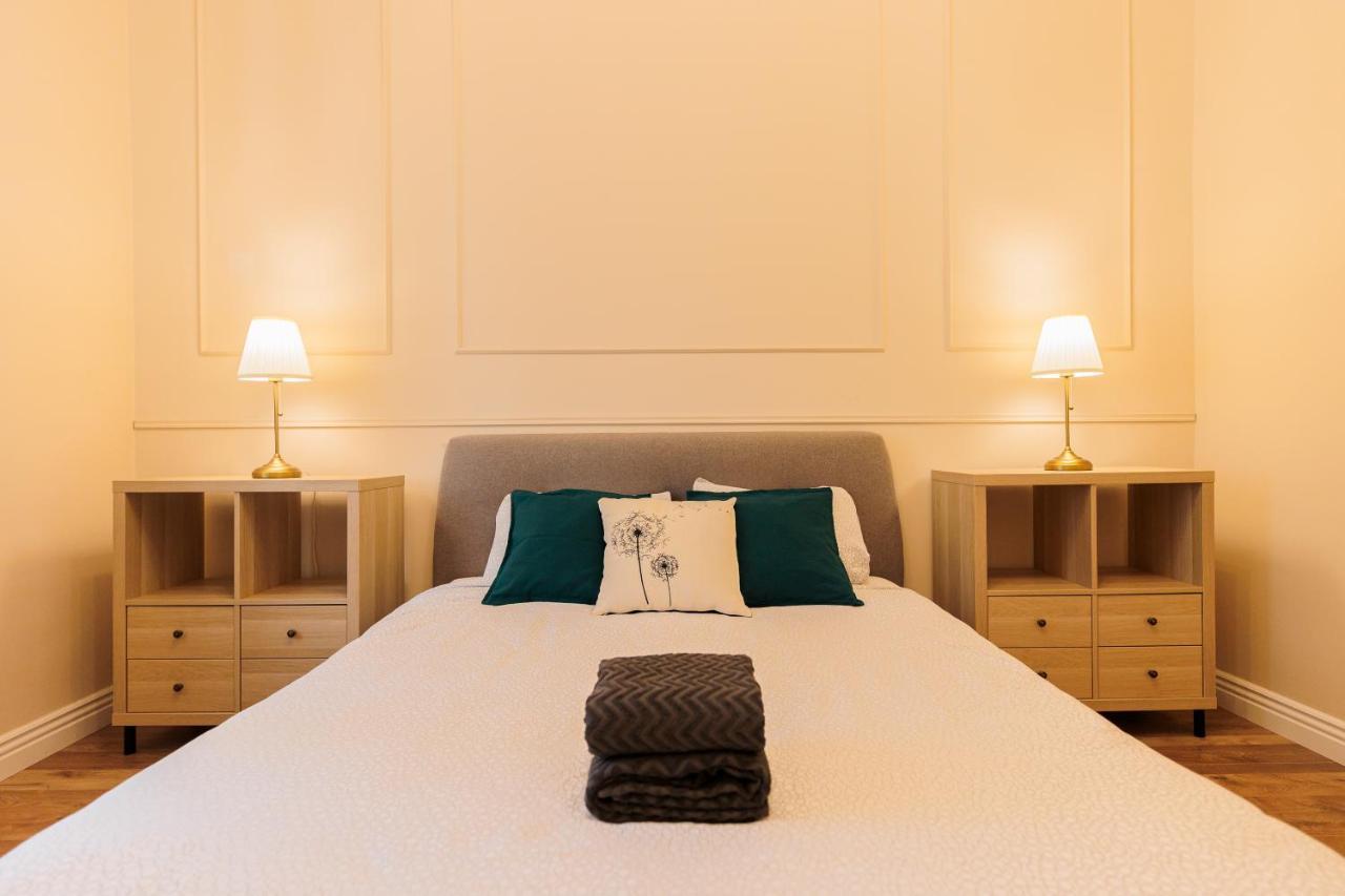 Cozy Apartment In The Historical City Center Timisoara Ngoại thất bức ảnh